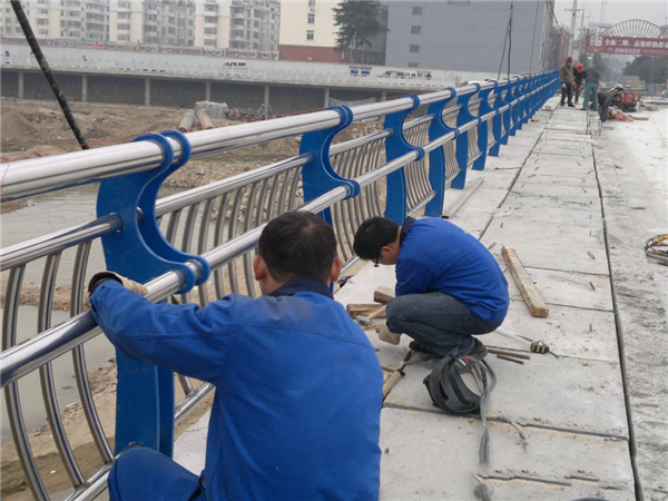 湘潭不锈钢河道护栏的特性及其在城市景观中的应用