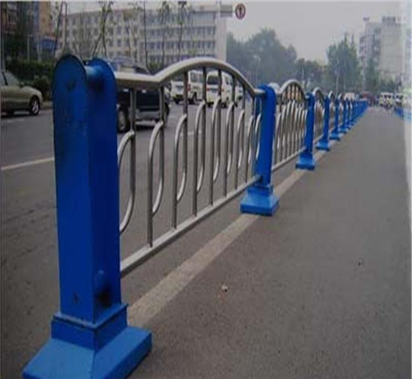 湘潭不锈钢防撞栏杆生产制造工艺